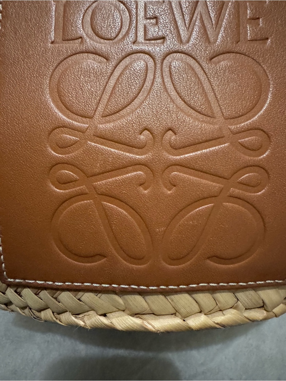 LOEWE Raffia Small Basket Bag Pre-Owned - Picture 11 of 17